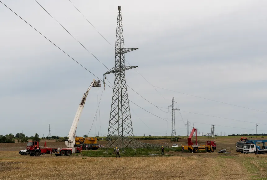 Dunaújváros 132 kV-os távvezeték építése