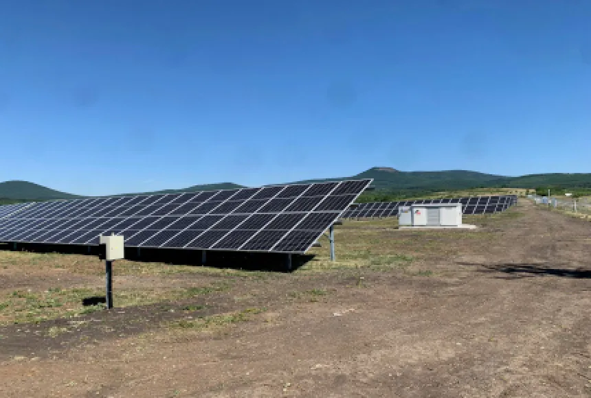 Gyöngyöstarján - 5x500 kW teljesítményű naperőműpark hálózati csatlakozásának tervezését és kivitelezése